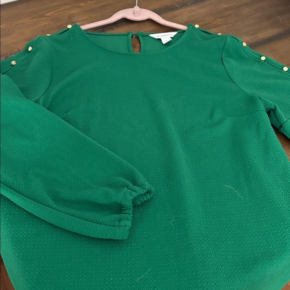 Liz Claiborne Emerald Top with Gold Button Detail - Picture 1 of 3